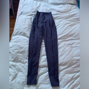 Latched Mama Leggings